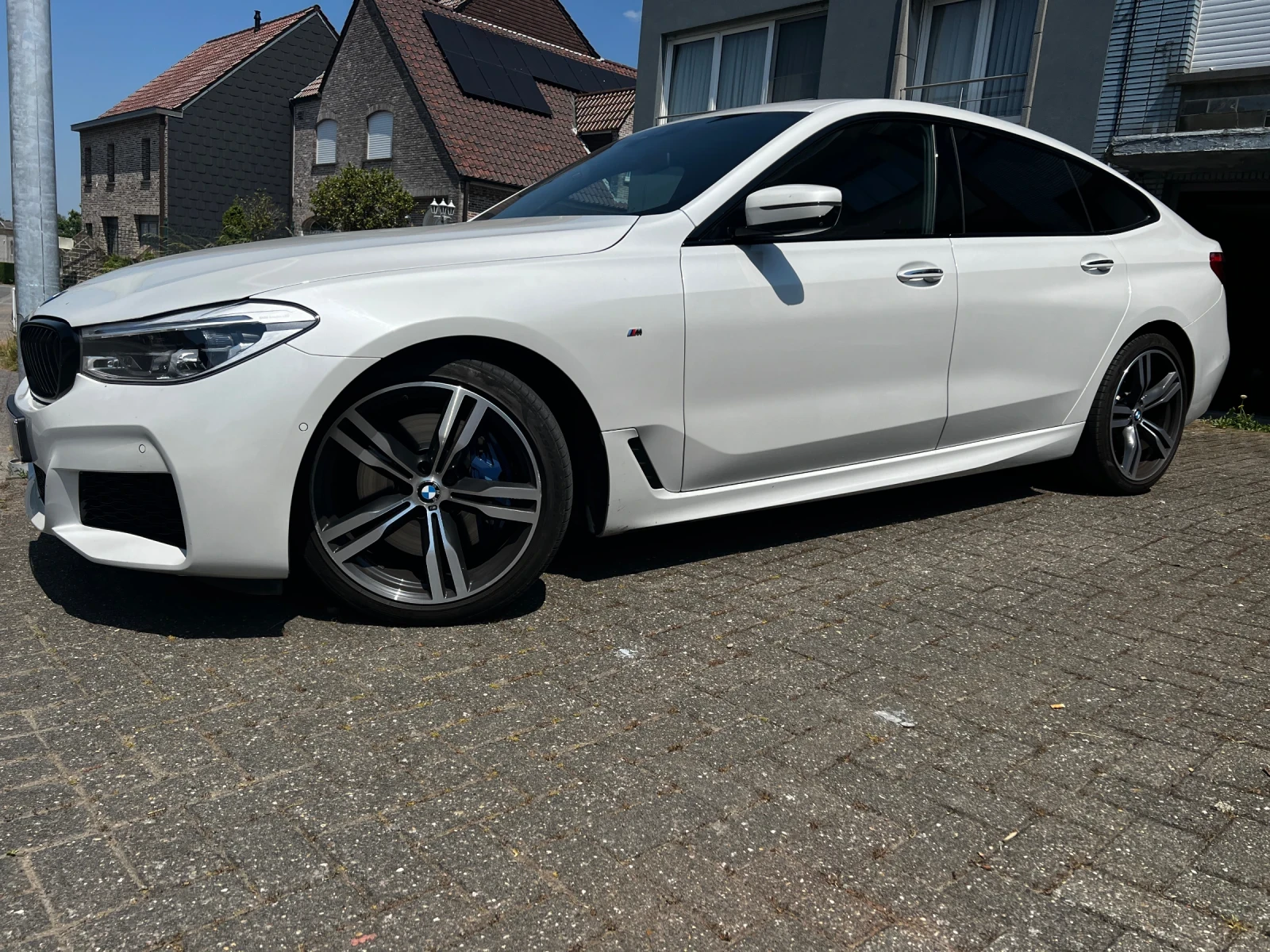 BMW 6 GT 3.0d M-SPORTPAKKET  FULL LED/MASSAGE/HUD/360/PANO - изображение 3