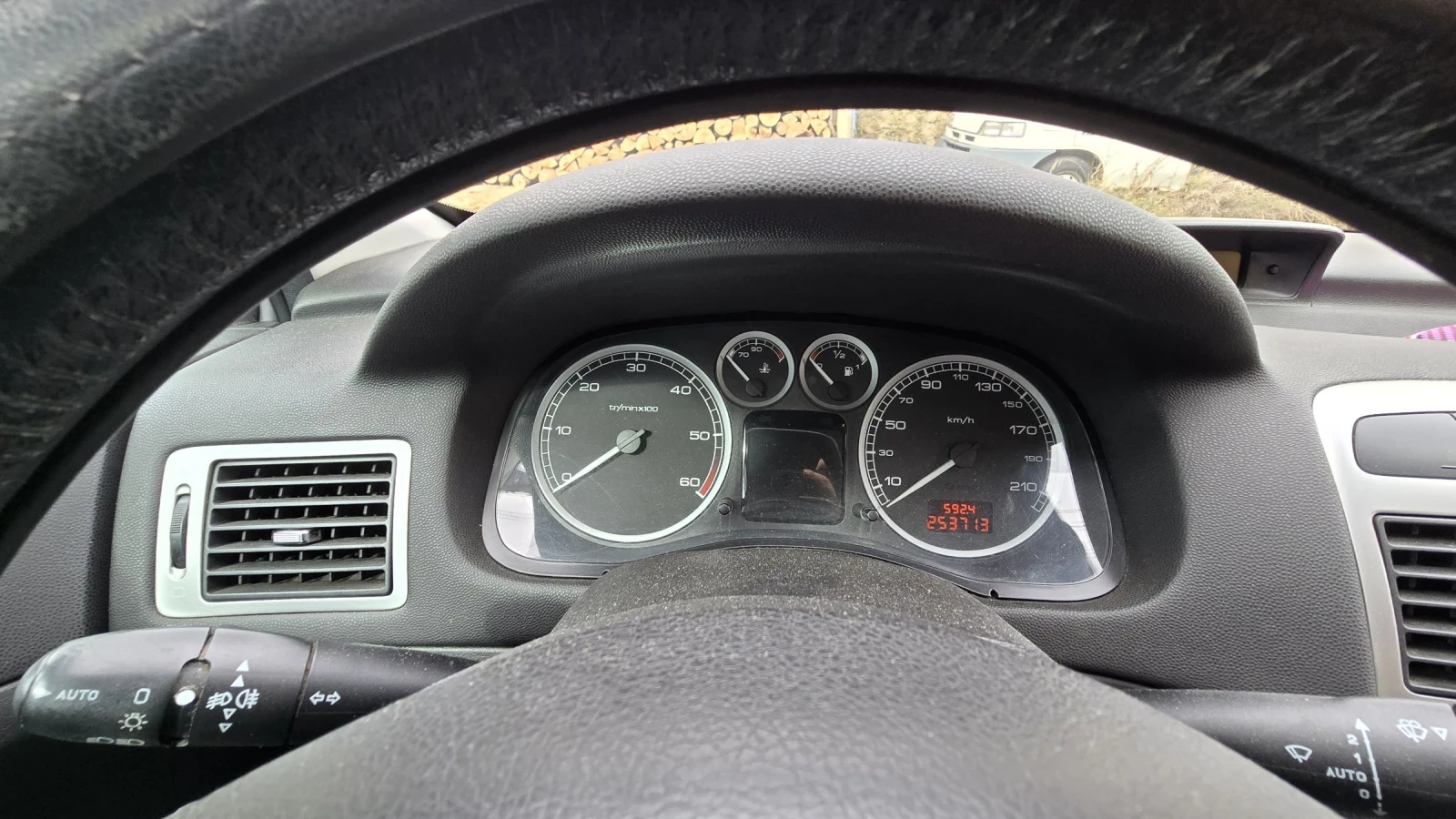 Peugeot 307 2.0 HDI - изображение 7