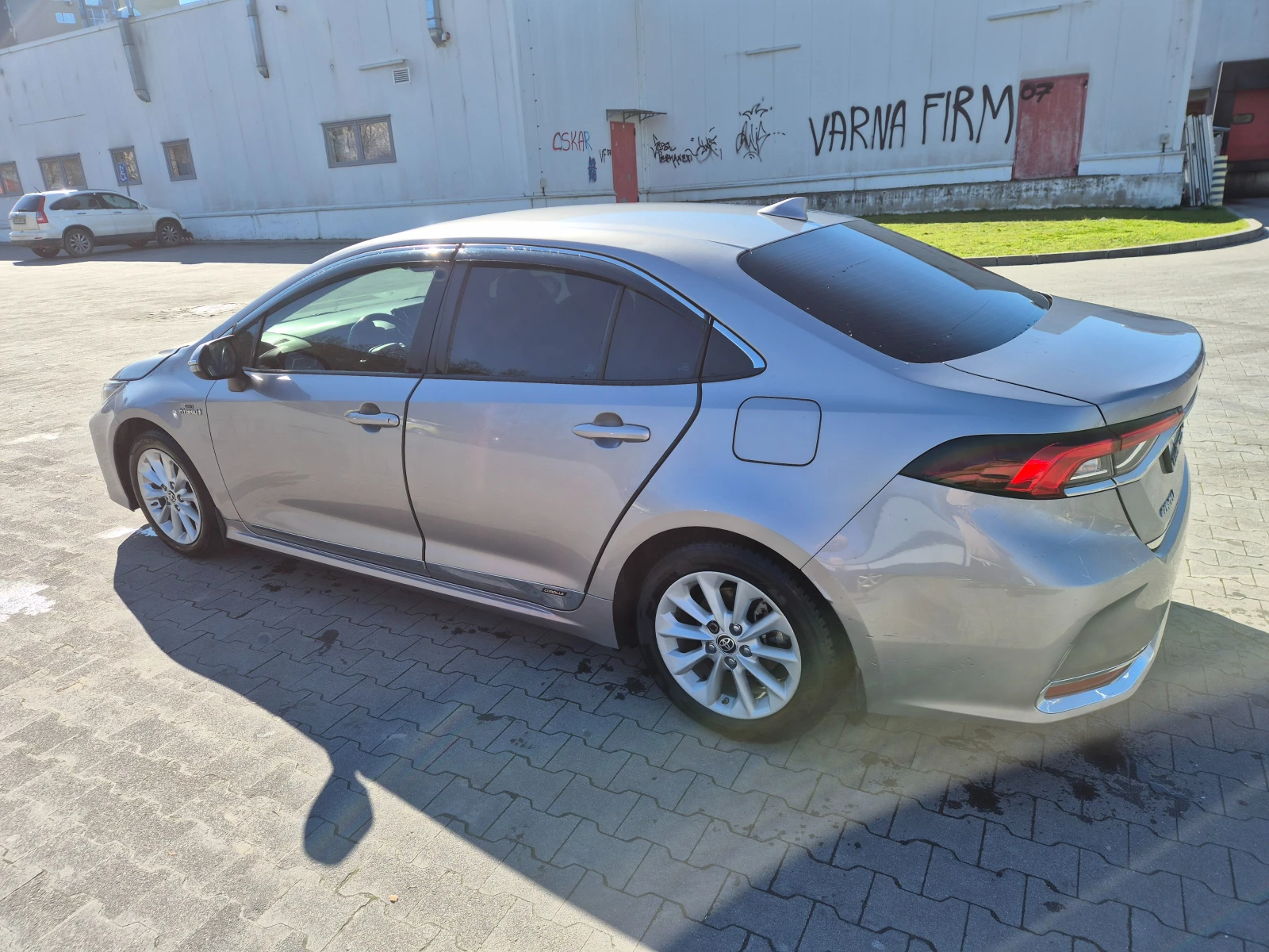 Toyota Corolla SDN 1. 8 HSD Executive | Mobile.bg � ����������� 3