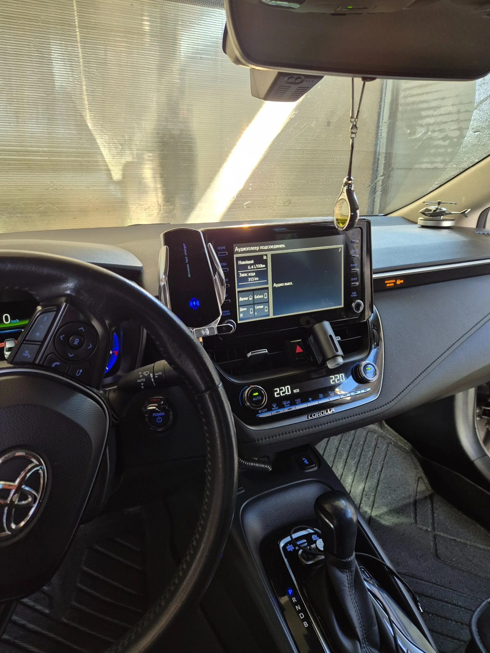 Toyota Corolla SDN 1. 8 HSD Executive | Mobile.bg � ����������� 16