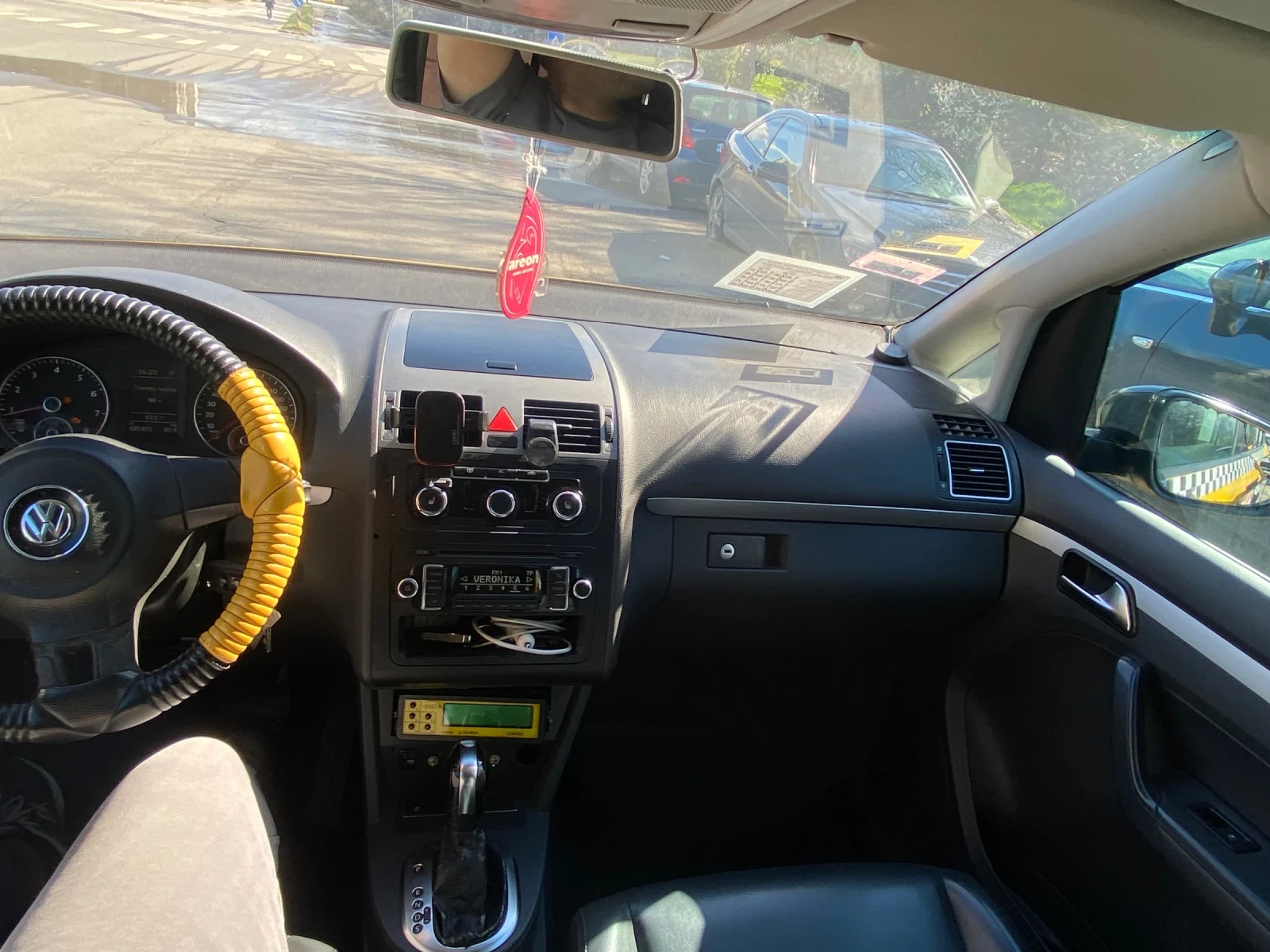 VW Touran, снимка 12 - Автомобили и джипове - 54099020