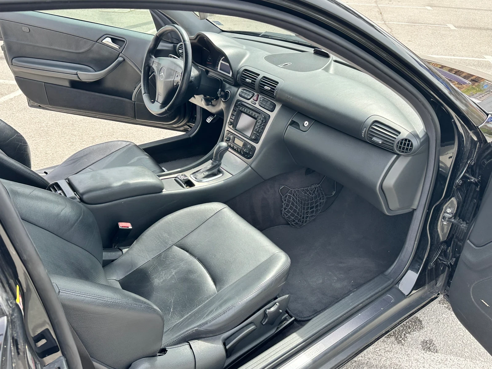 Mercedes-Benz C 30 AMG Перфектно състояние !, снимка 10 - Автомобили и джипове - 54180999