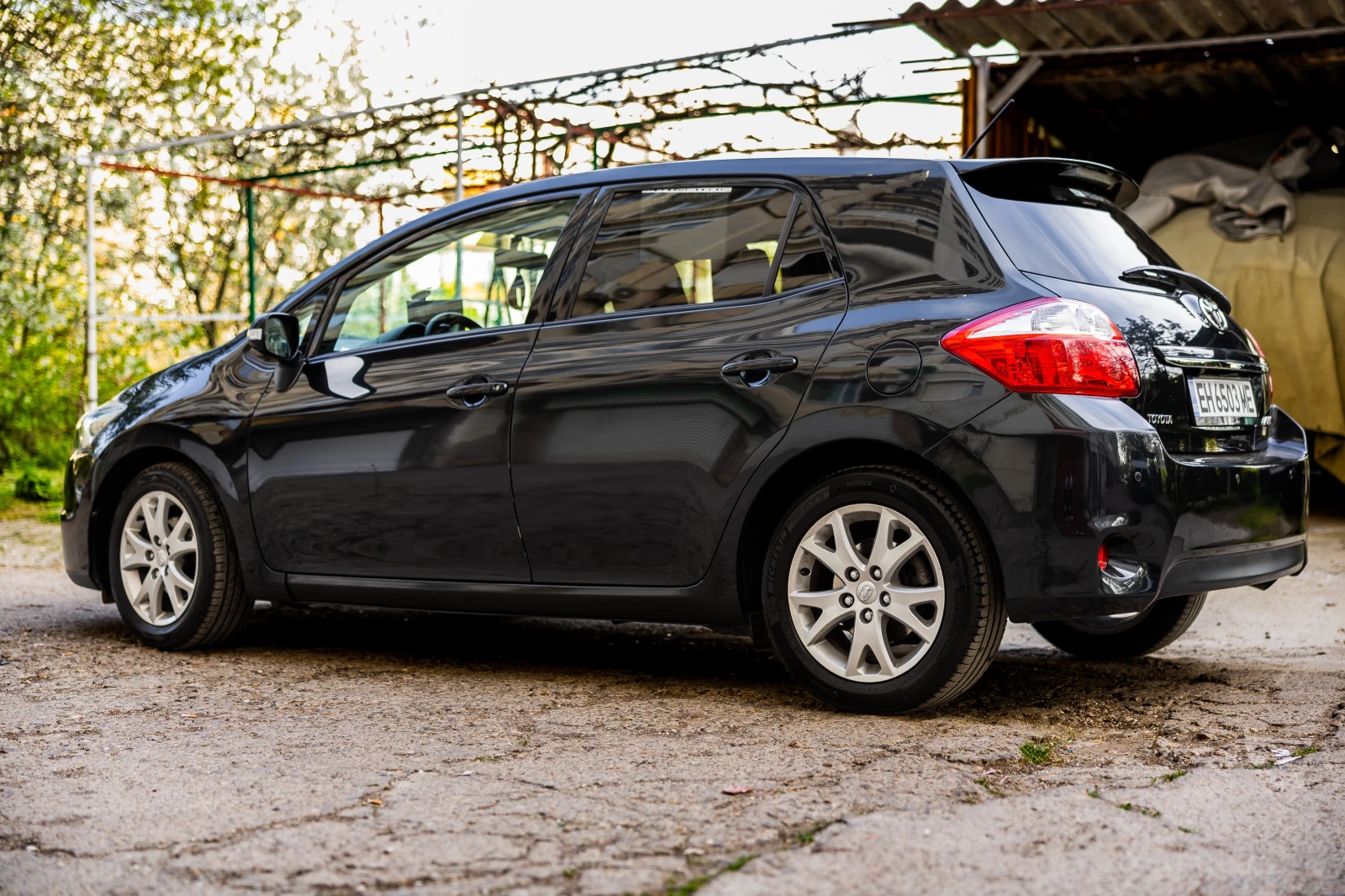 Toyota Auris, снимка 7 - Автомобили и джипове - 54254102