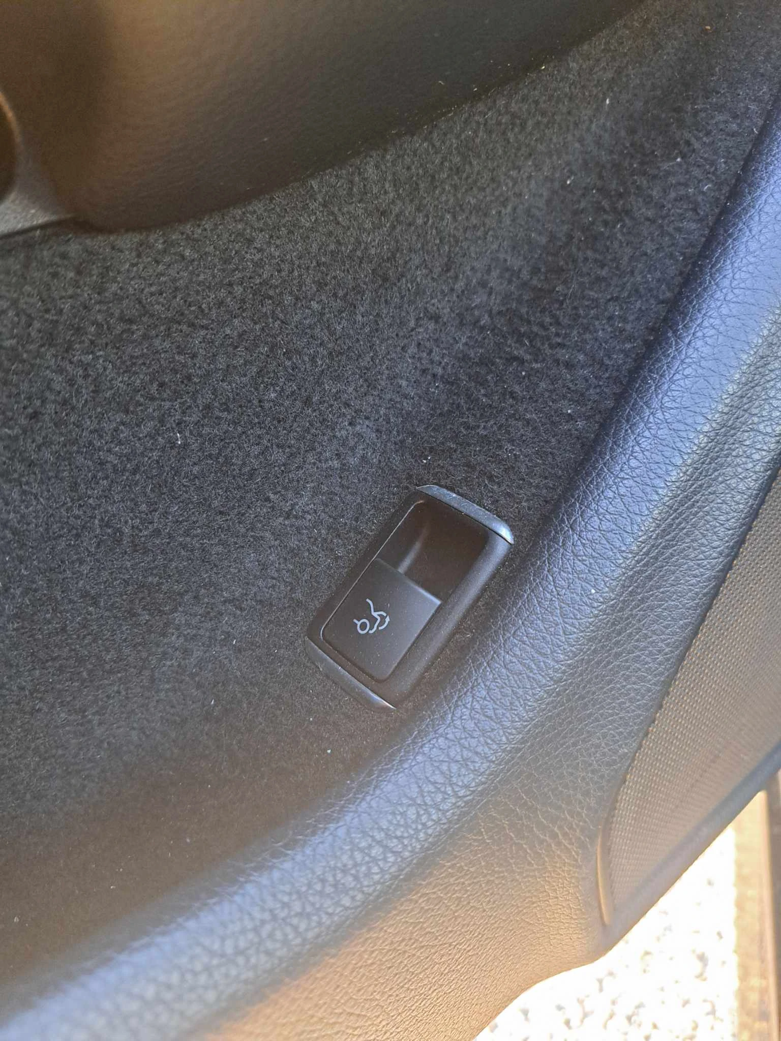 Mercedes-Benz C 220 AMG-Пакет, снимка 6 - Автомобили и джипове - 54280992