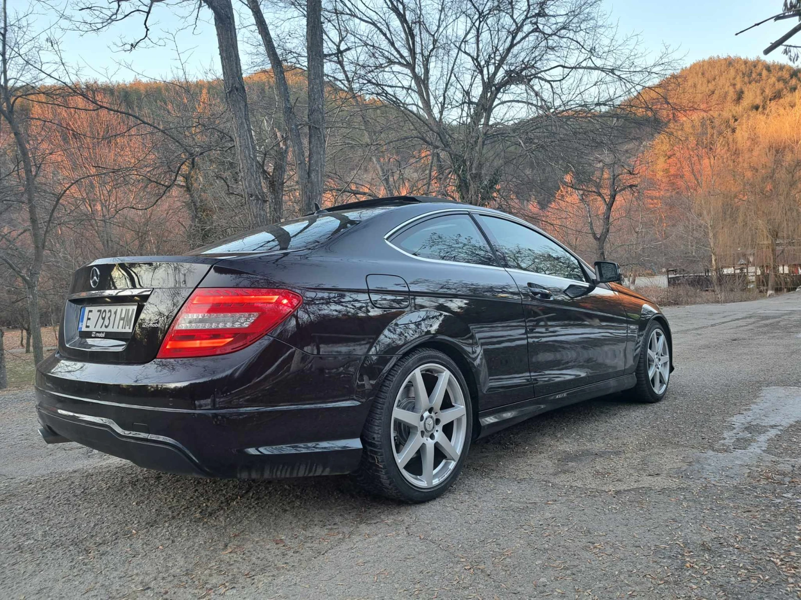 Mercedes-Benz C 220 AMG-Пакет, снимка 2 - Автомобили и джипове - 54280992