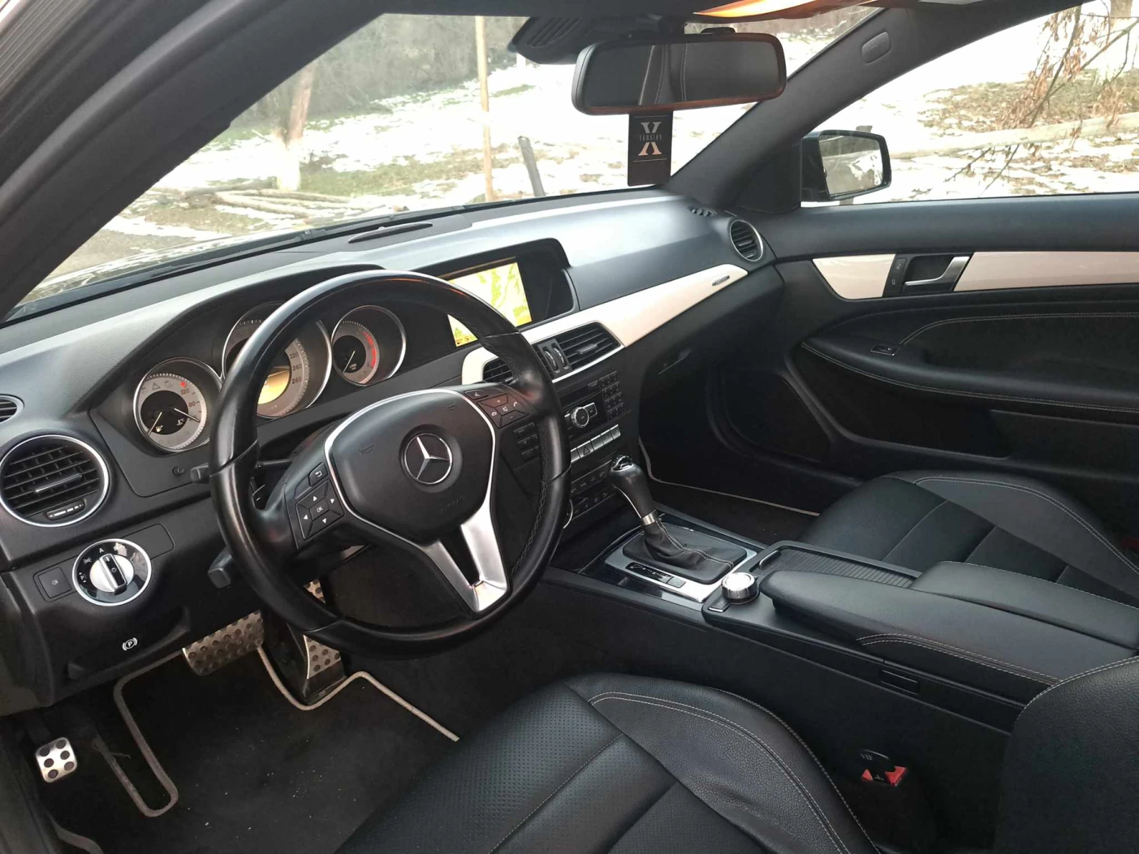 Mercedes-Benz C 220 AMG-Пакет, снимка 4 - Автомобили и джипове - 54280992