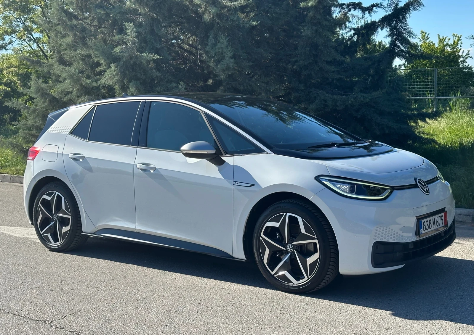 VW ID.3 1st MAX/MATRIX/PANO/HEAD UP/Keyless/ПОДГРЕВ/МАСАЖ, снимка 3 - Автомобили и джипове - 54555345