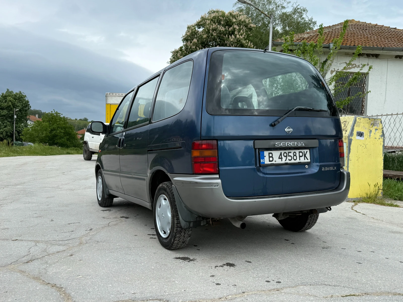 Nissan Serena, снимка 4 - Автомобили и джипове - 54631892