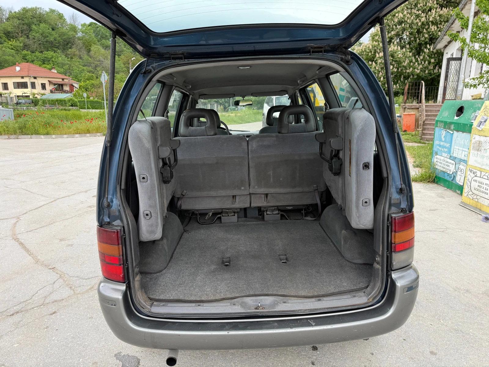 Nissan Serena, снимка 12 - Автомобили и джипове - 54631892