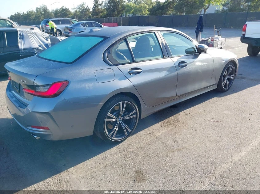 BMW 330 2.0l I, снимка 4 - Автомобили и джипове - 54831586