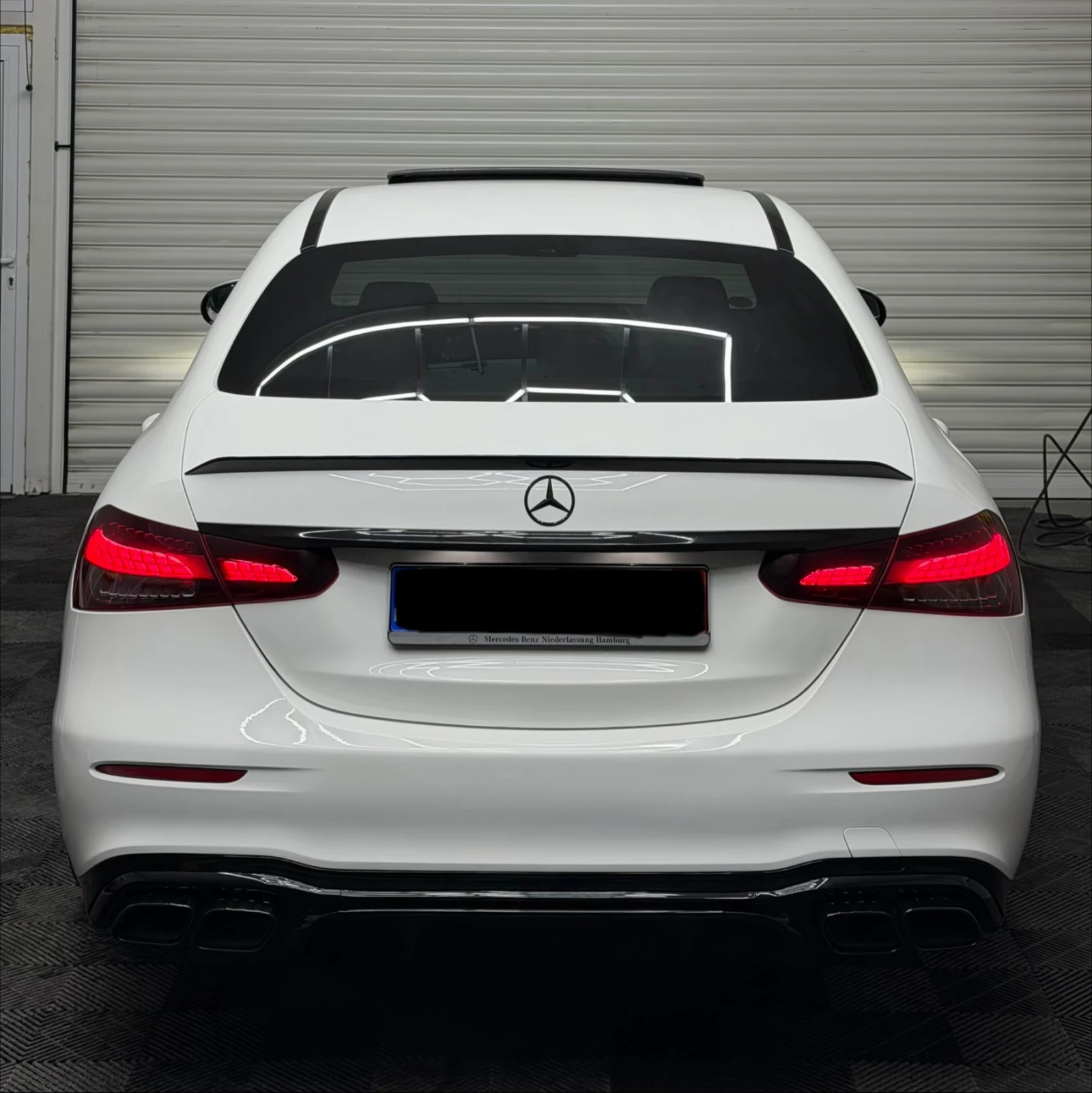 Mercedes-Benz E 220 FACELIFT, AMG Line, Бяла перла, снимка 6 - Автомобили и джипове - 55080592