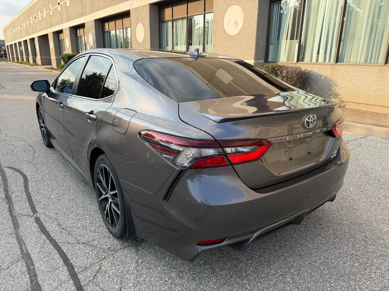 Toyota Camry * SE * CARFAX * ОПЦИЯ ЗА ФИНАНСИРАНЕ, снимка 10 - Автомобили и джипове - 55799929