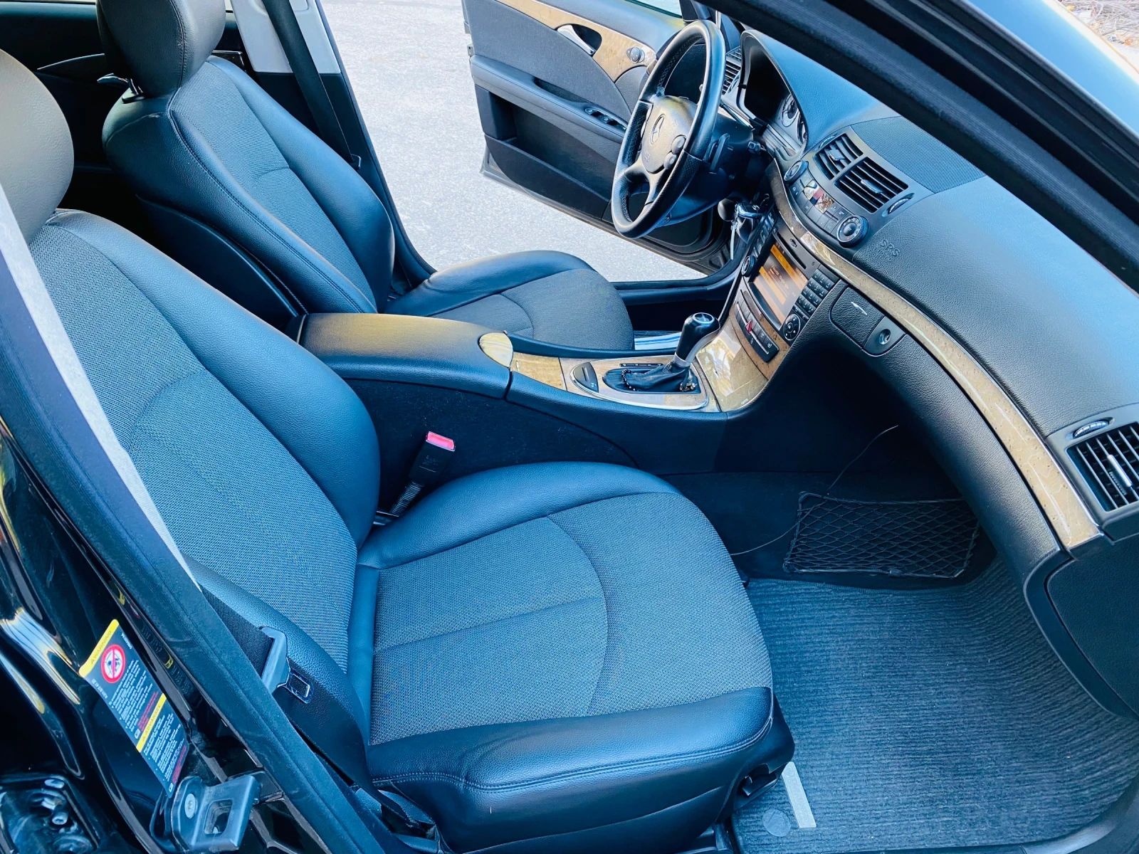 Mercedes-Benz E 320, снимка 11 - Автомобили и джипове - 55931847