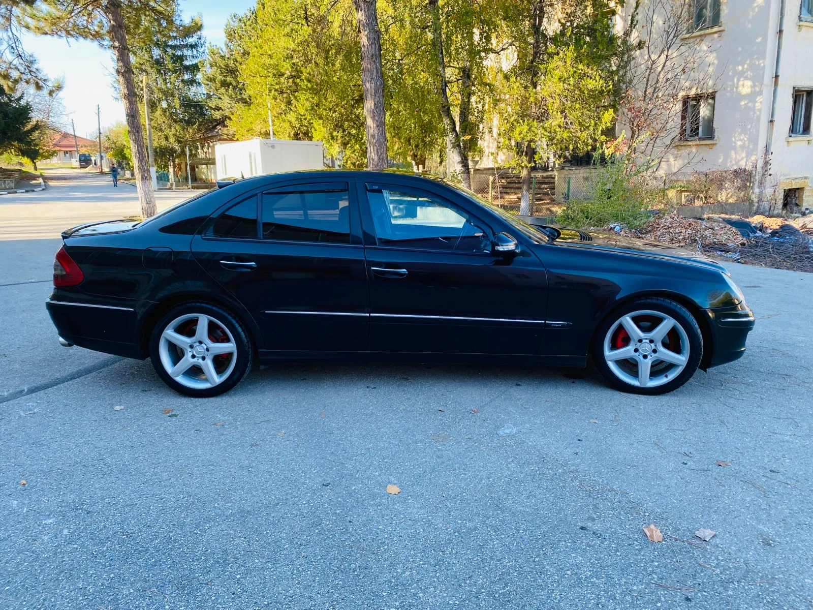 Mercedes-Benz E 320, снимка 4 - Автомобили и джипове - 55931847