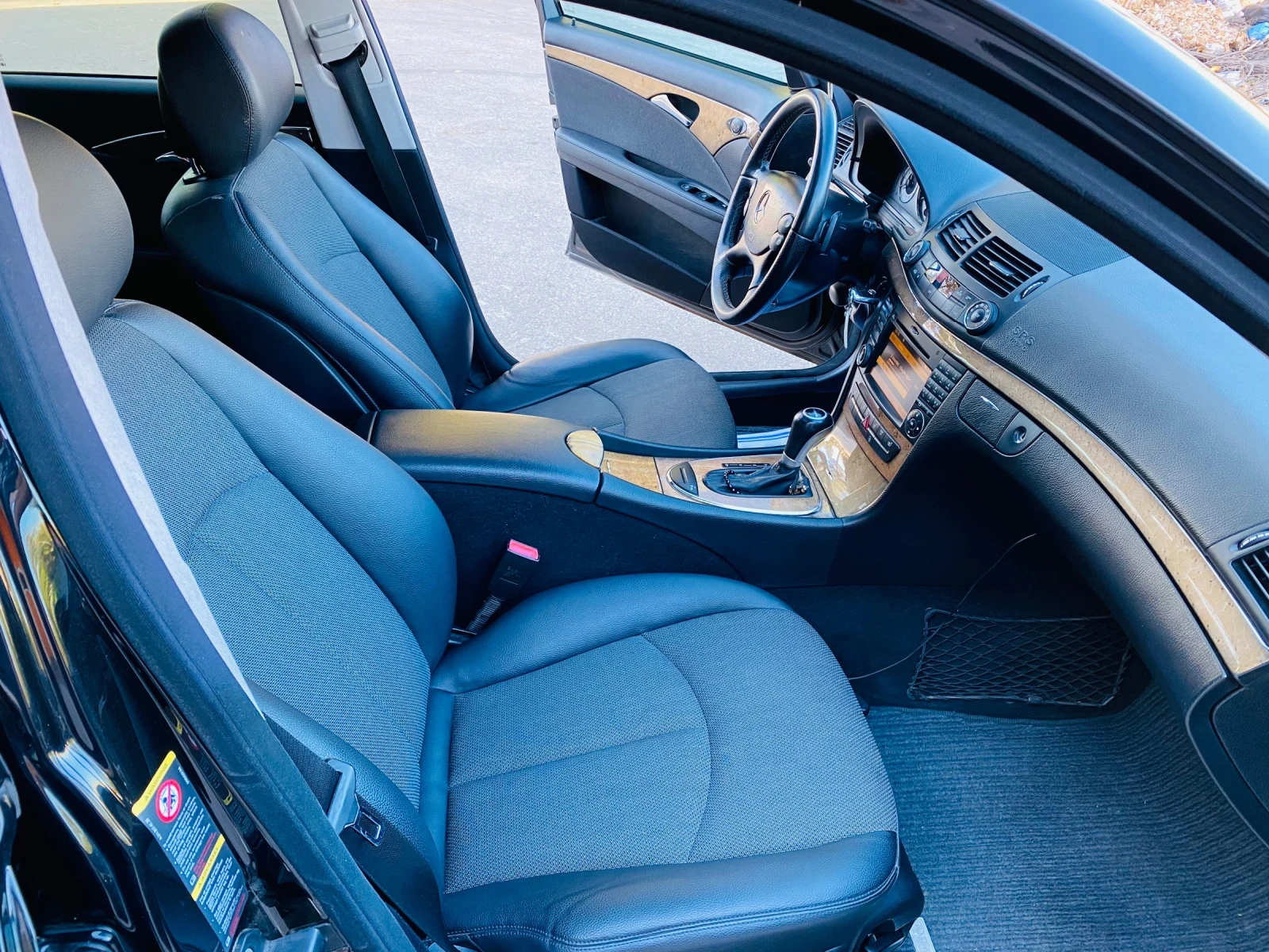 Mercedes-Benz E 320, снимка 12 - Автомобили и джипове - 55931847