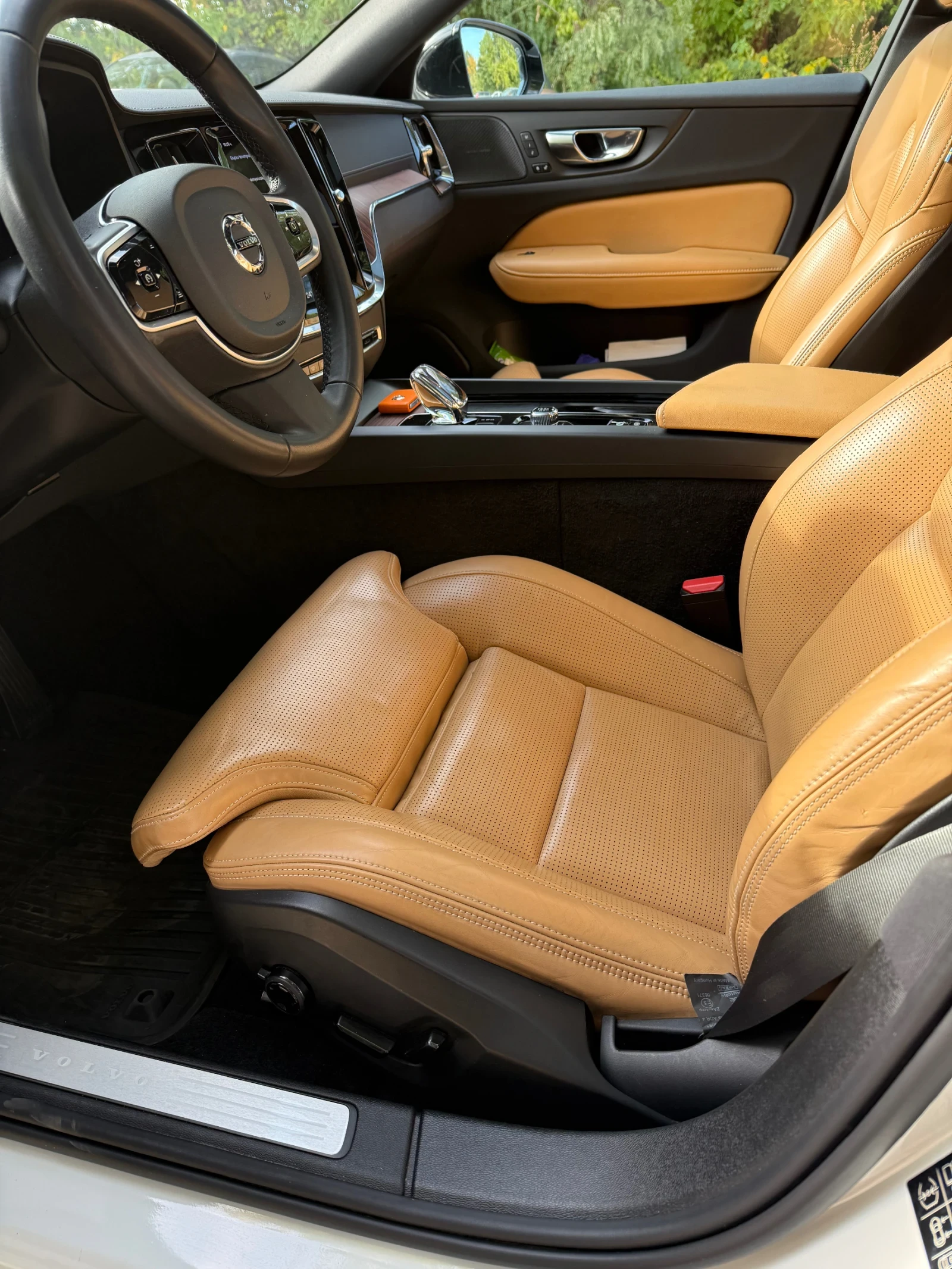 Volvo S60 Volvo S60 T6 R-Line | 2023Г | Пано, снимка 10 - Автомобили и джипове - 56287611
