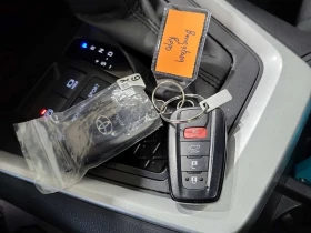 Toyota Rav4 XLE| PANORAMA| ПОДГРЕВИ| 2 КЛЮЧА, снимка 17