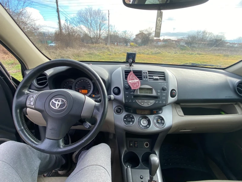 Toyota Rav4, снимка 11 - Автомобили и джипове - 48350689