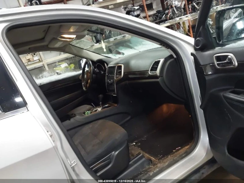 Jeep Grand cherokee 3.6L V-6 DOHC, VVT, 290HP 4X4 Drive, снимка 10 - Автомобили и джипове - 53213345