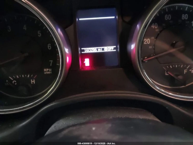 Jeep Grand cherokee 3.6L V-6 DOHC, VVT, 290HP 4X4 Drive, снимка 12 - Автомобили и джипове - 53213345