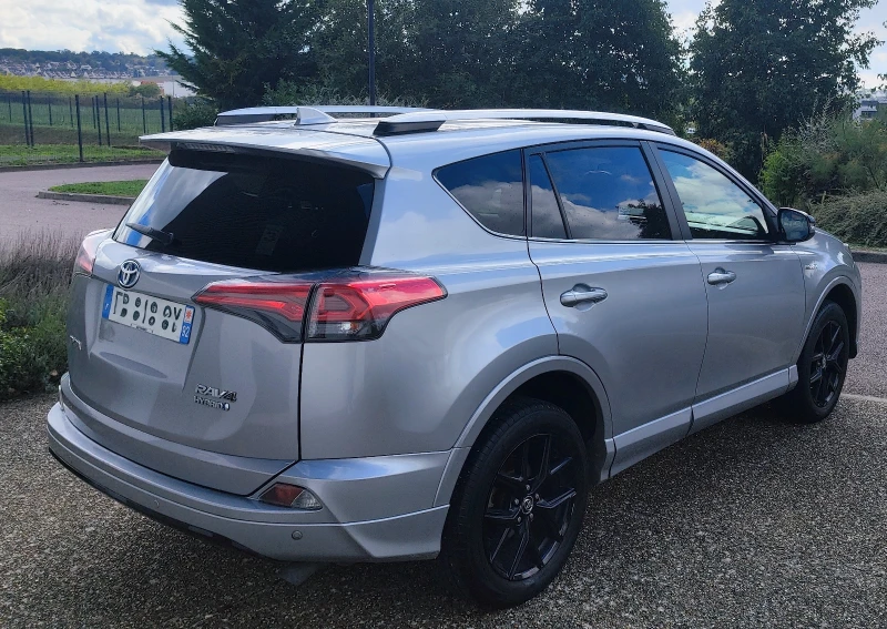 Toyota Rav4 Hybride, снимка 5 - Автомобили и джипове - 53402358