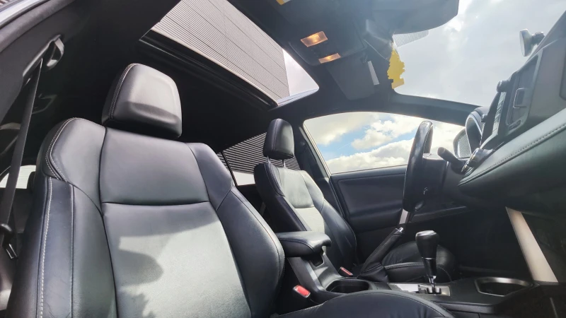 Toyota Rav4 Hybride, снимка 12 - Автомобили и джипове - 53402358