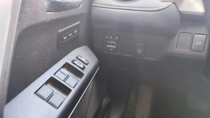 Toyota Rav4 Hybride, снимка 7 - Автомобили и джипове - 53402358