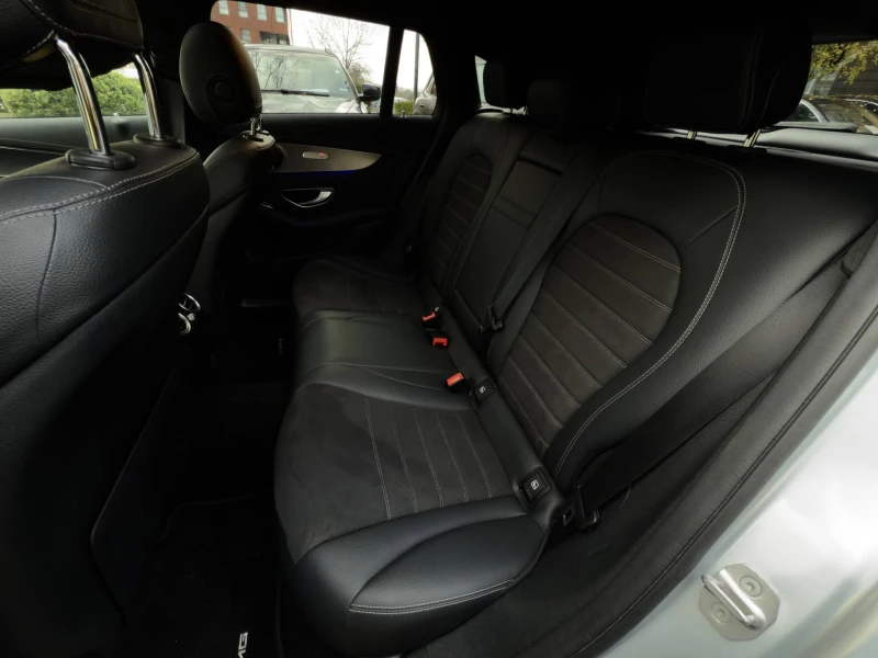 Mercedes-Benz EQC 400 AMG/4M/85kWh/Side Assist/Virtual/Ambient/Камер, снимка 11 - Автомобили и джипове - 53472222