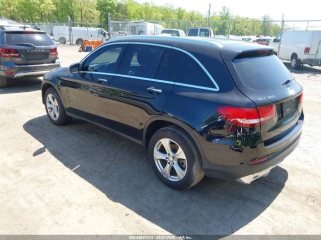 Mercedes-Benz GLC 300 * 4MATIC* КОЖА* ПОДГРЕВ* ПАНОРАМА* BURMESTER* , снимка 3 - Автомобили и джипове - 54766689