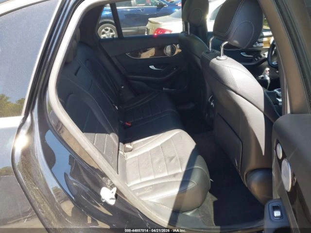 Mercedes-Benz GLC 300 * 4MATIC* КОЖА* ПОДГРЕВ* ПАНОРАМА* BURMESTER* , снимка 8 - Автомобили и джипове - 54766689