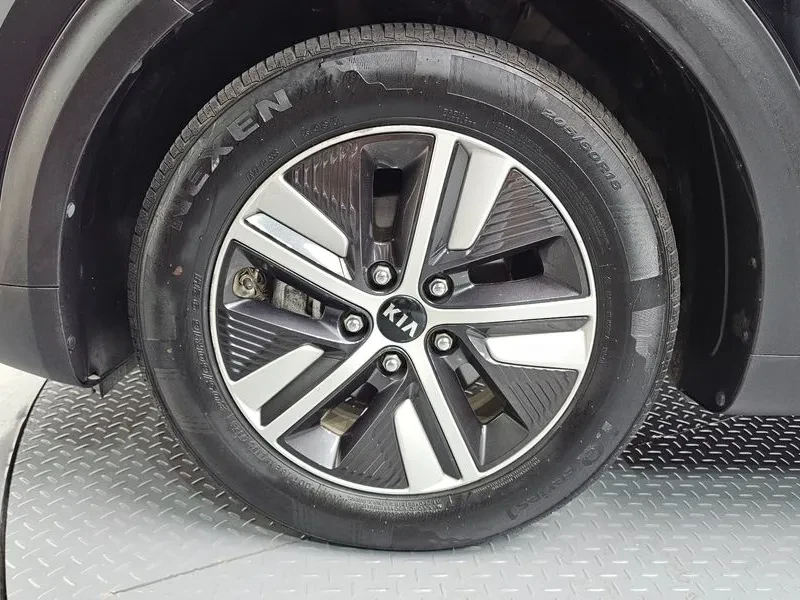 Kia Niro 1.6 Hev Prestige, снимка 5 - Автомобили и джипове - 56355178