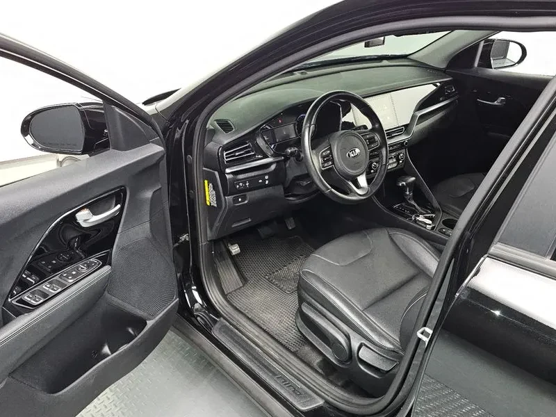 Kia Niro 1.6 Hev Prestige, снимка 11 - Автомобили и джипове - 56355178