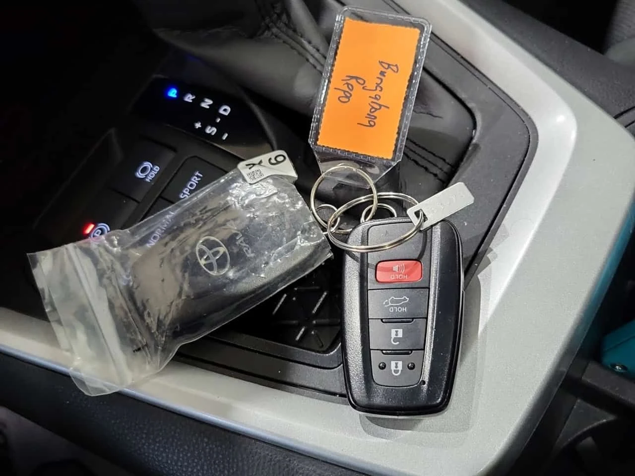 Toyota Rav4 XLE| PANORAMA| ПОДГРЕВИ| 2 КЛЮЧА, снимка 17 - Автомобили и джипове - 53845114