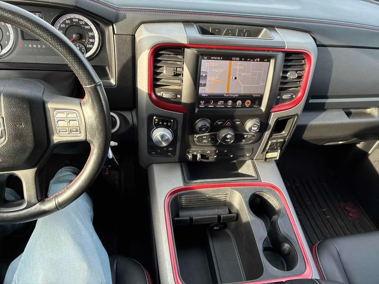 Dodge RAM 1500 * Rebel* ГЛАВНО ПРЕДСТАВИТЕЛСТВО НА VOLKSWAGEN*   , снимка 9 - Автомобили и джипове - 53983607