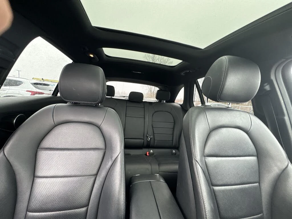 Mercedes-Benz GLC 300 4MATIC* ПАМЕТ* ПОДГРЕВ* ПАНОРАМА* CARPLAY, снимка 13 - Автомобили и джипове - 54019687