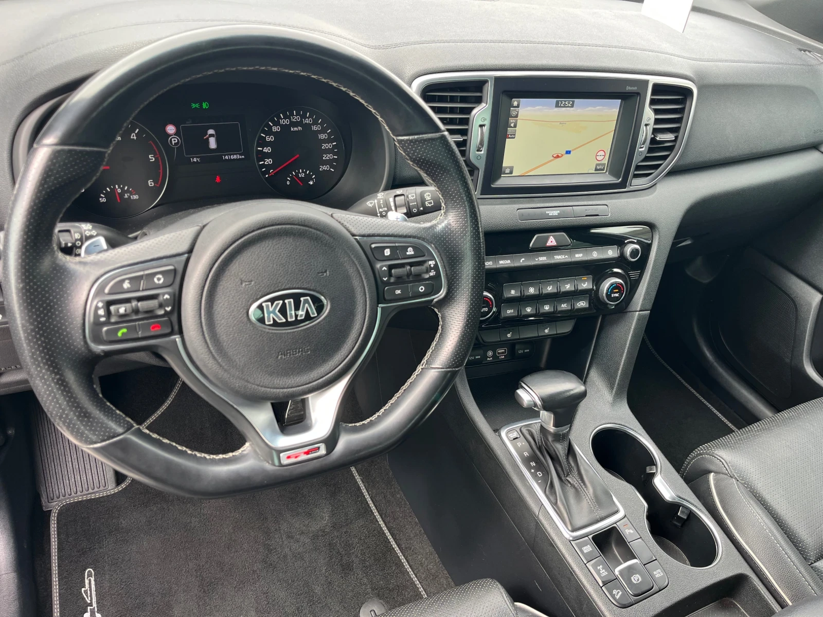 Kia Sportage Gt-Line 141.000км Сервизирана само в Киа, снимка 8 - Автомобили и джипове - 54045762