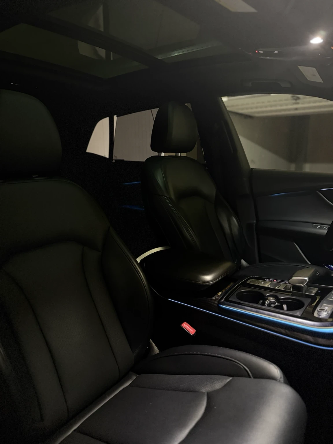 Audi Q8 Technik* S-line* Distronic* 360View* Масажи* Soft-, снимка 13 - Автомобили и джипове - 54109494