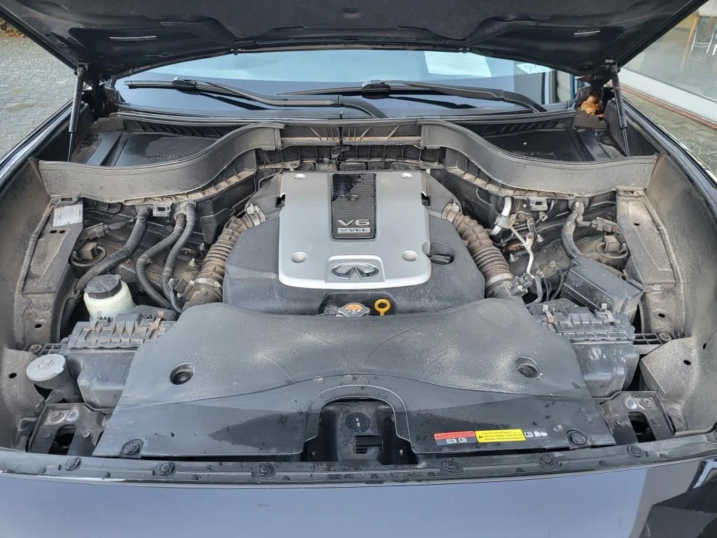 Infiniti QX70 S 3.7, снимка 9 - Автомобили и джипове - 54283552