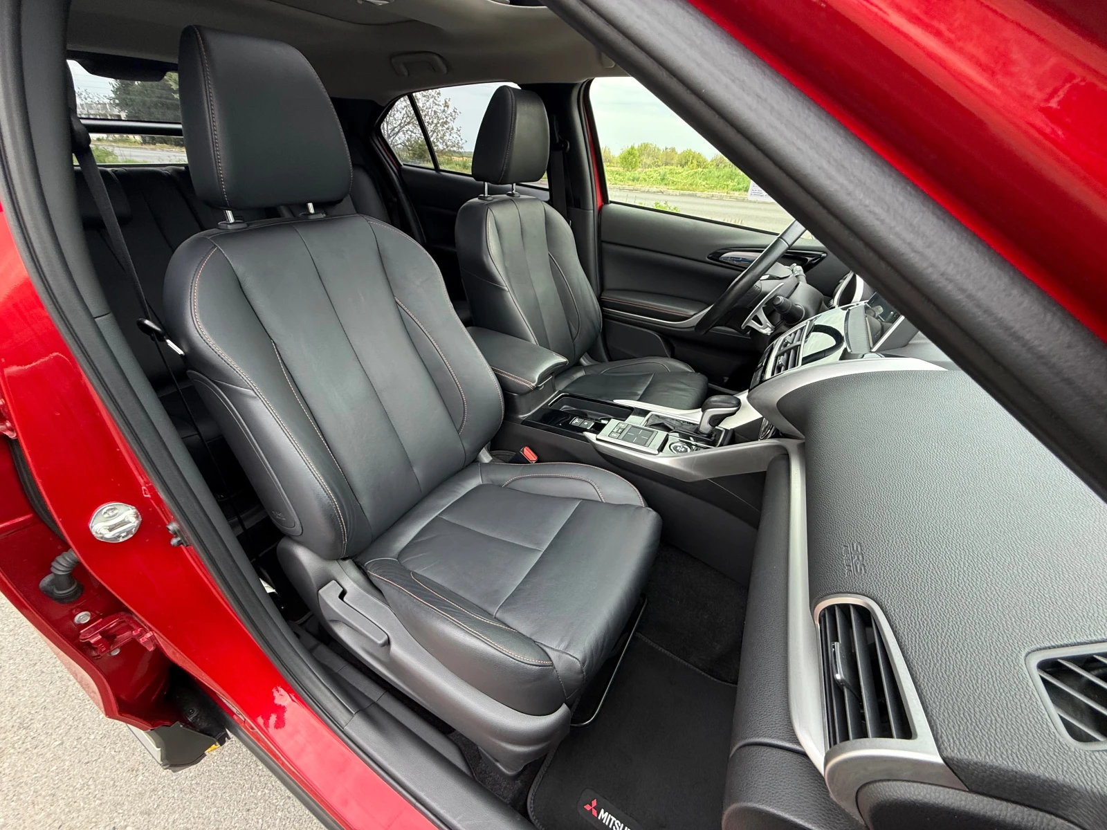 Mitsubishi Eclipse Cross AUT. NAVI HEAD UP 360 PANORAMA ШВЕЙЦАРИЯ, снимка 12 - Автомобили и джипове - 54385473