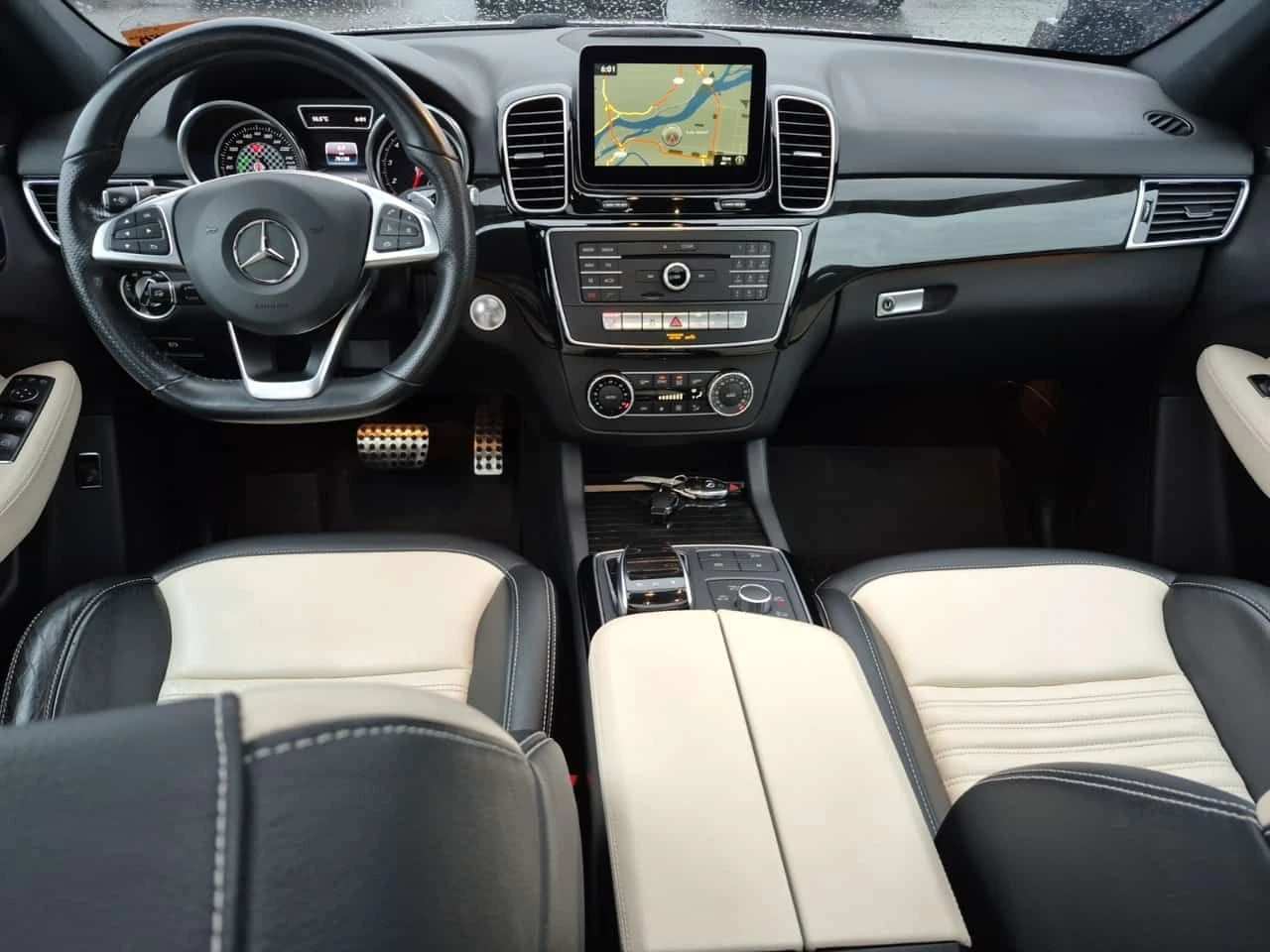Mercedes-Benz GLE 450 AMG  / DISTRONIC / 360 / 2 КЛЮЧА , снимка 11 - Автомобили и джипове - 55464636