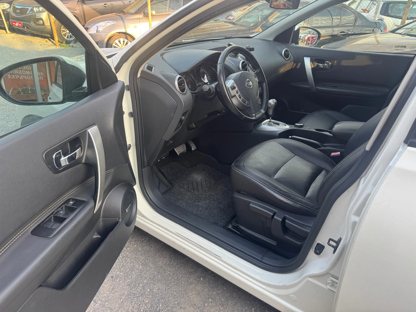 Nissan Qashqai 2.0DCI 4x4 Pano Navi | Mobile.bg � ����������� 10