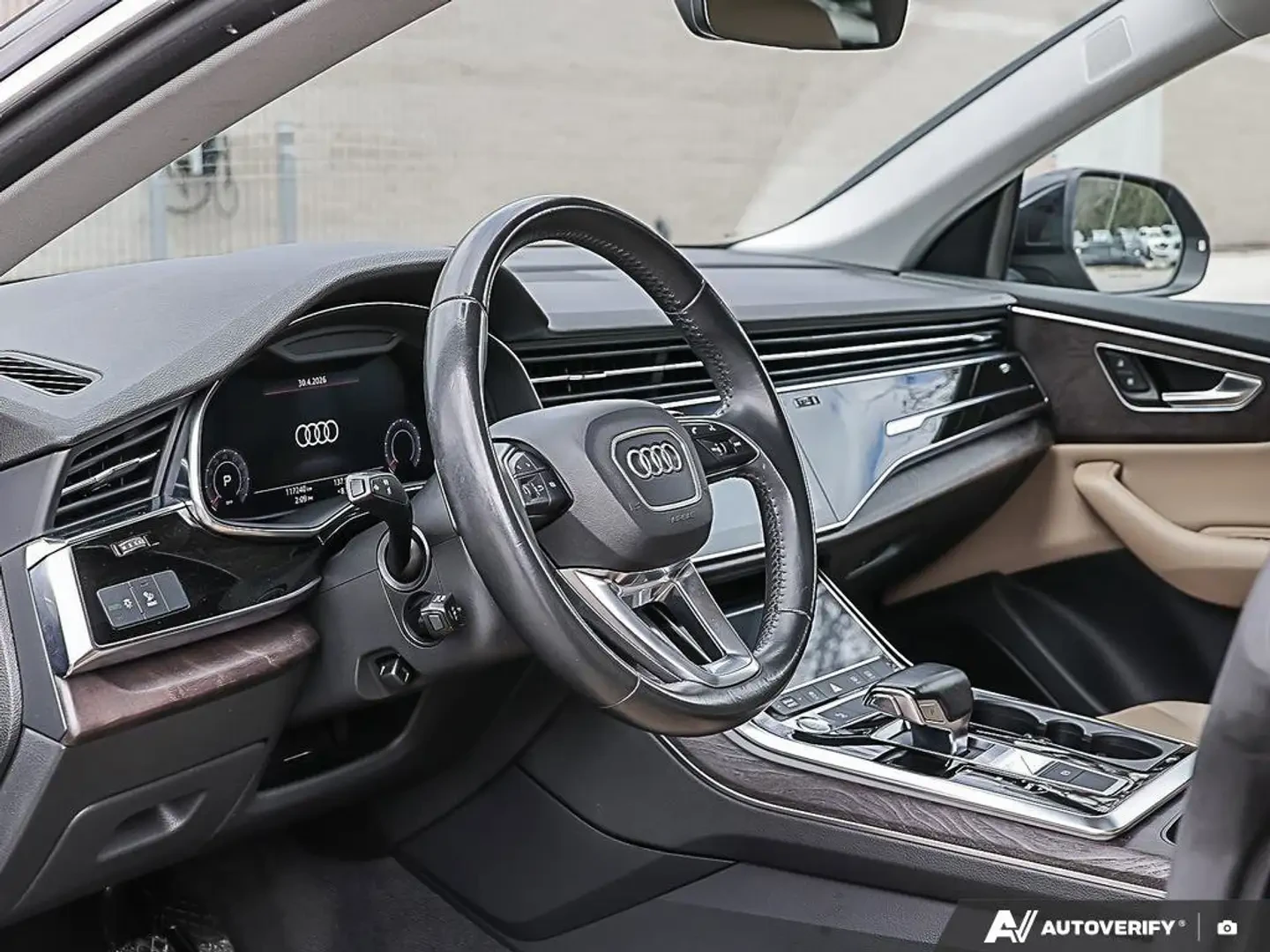 Audi Q8 55 TFSI CARFAX НАЛИЧЕН | 2019 | 116 910 км, снимка 6 - Автомобили и джипове - 56196989