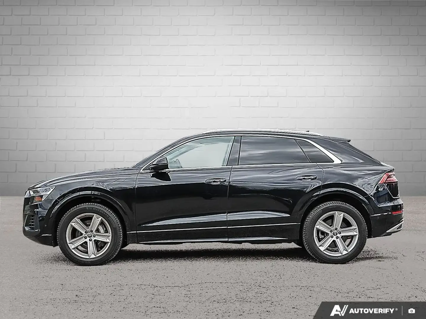 Audi Q8 55 TFSI CARFAX НАЛИЧЕН | 2019 | 116 910 км, снимка 3 - Автомобили и джипове - 56196989