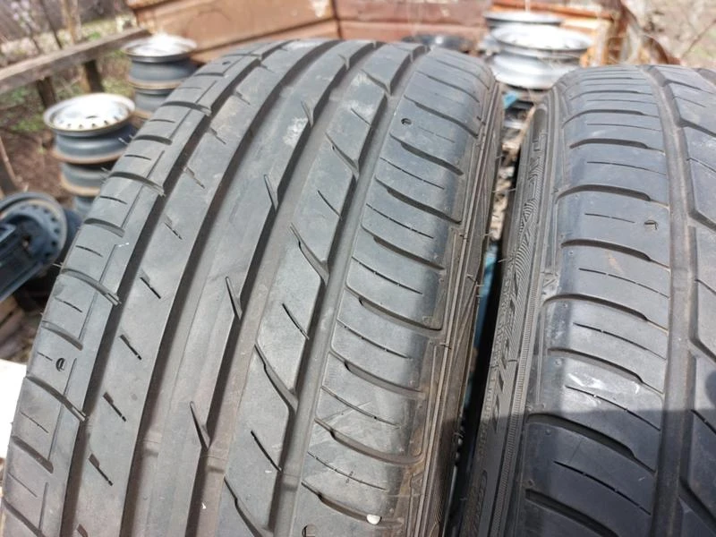 Гуми Летни 215/45R17, снимка 3 - Гуми и джанти - 36664409