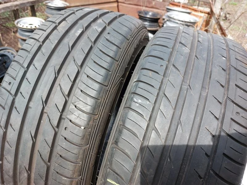 Гуми Летни 215/45R17, снимка 2 - Гуми и джанти - 36664409