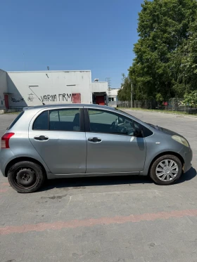 Toyota Yaris 1.3 VVT-i, снимка 4