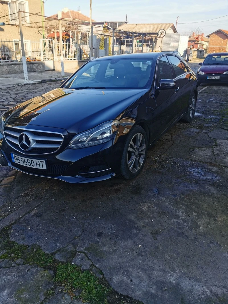 Mercedes-Benz E 220, снимка 3 - Автомобили и джипове - 47240910