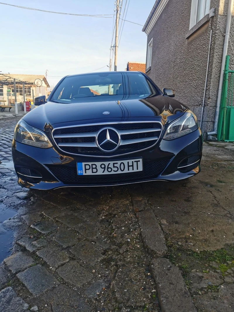 Mercedes-Benz E 220, снимка 1 - Автомобили и джипове - 47240910