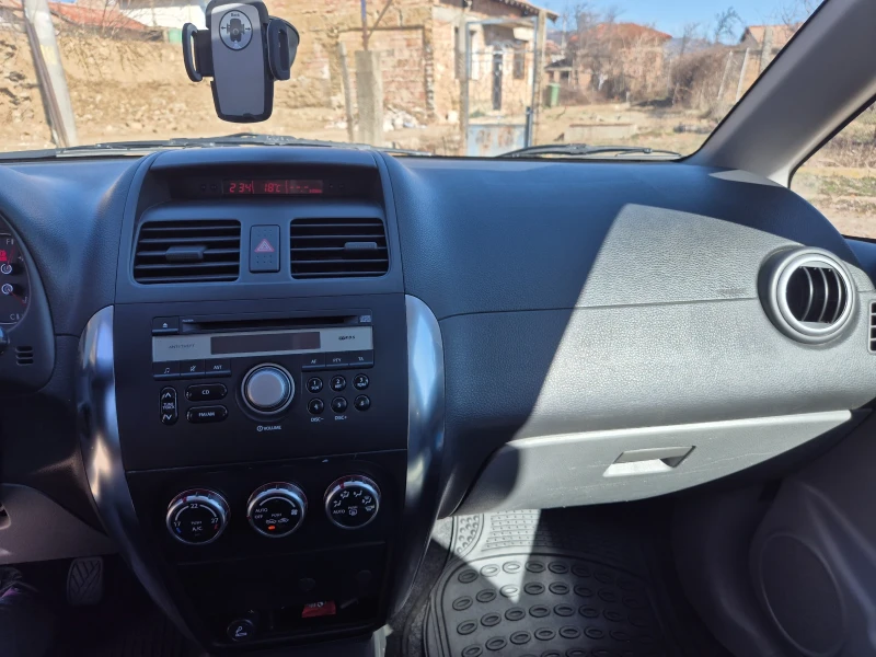 Suzuki SX4, снимка 5 - Автомобили и джипове - 49441836