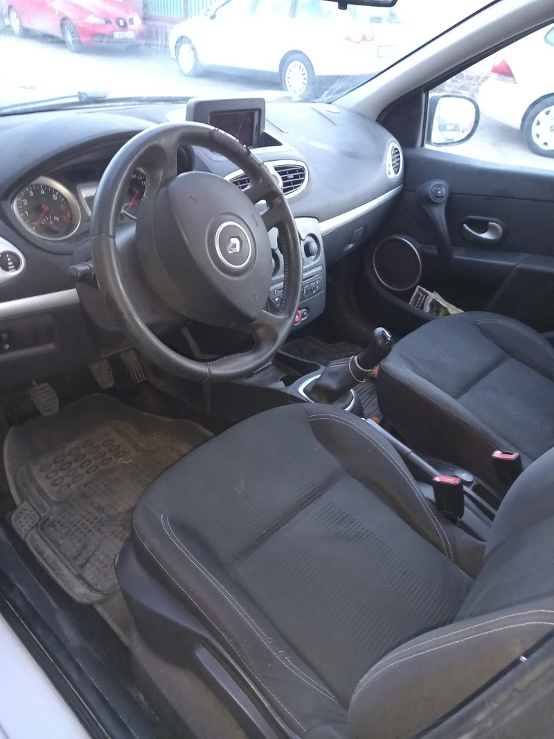 Renault Clio, снимка 4 - Автомобили и джипове - 49610380